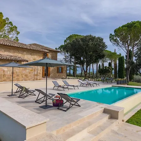 别墅 Anna Elisa 8, Emma 贝瓦尼亚