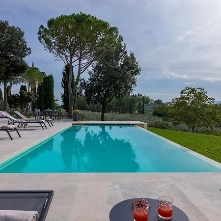 Villa Anna Elisa 8, Emma Bevagna