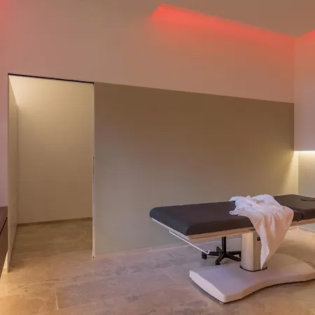 别墅 Anna Elisa 8, Emma 贝瓦尼亚