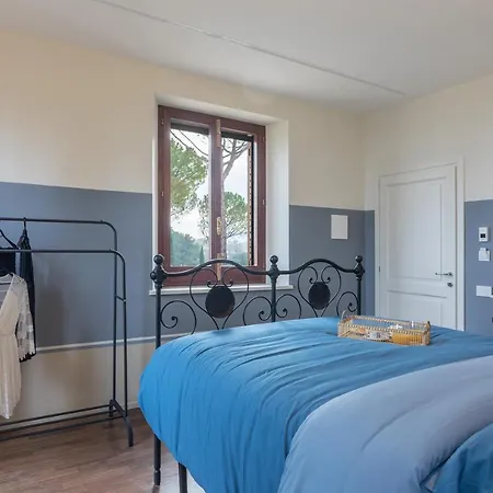 Anna Elisa 8, Emma Villa Bevagna