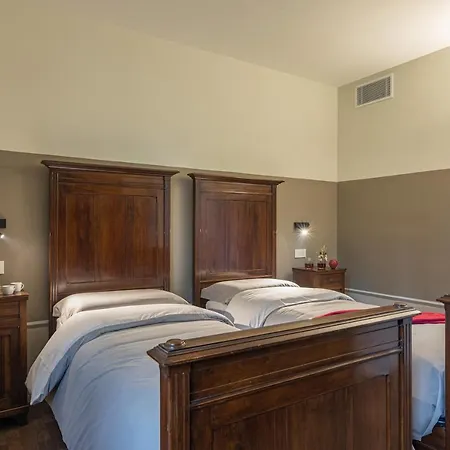 Anna Elisa 8, Emma Villa *