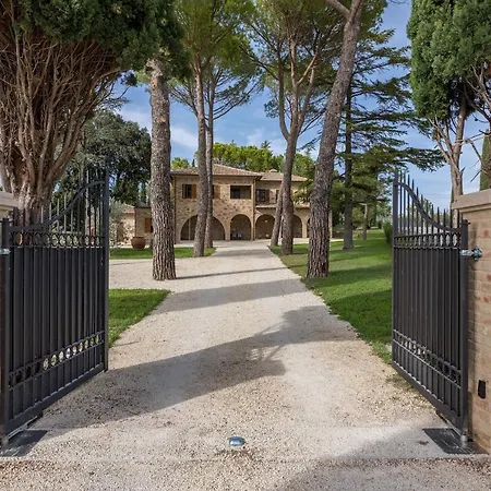 Villa Anna Elisa 8, Emma Bevagna