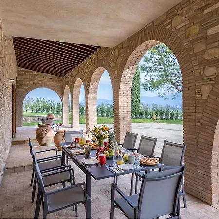 Anna Elisa 8, Emma Villa