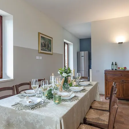 Anna Elisa 8, Emma Villa