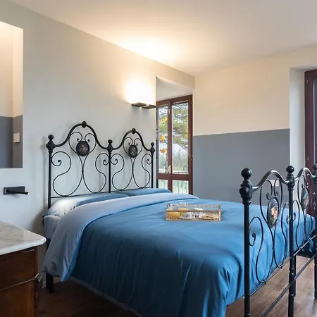 别墅 Anna Elisa 8, Emma *