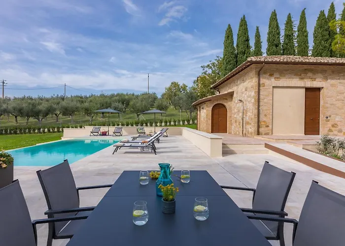 Βίλα Anna Elisa 8, Emma Bevagna