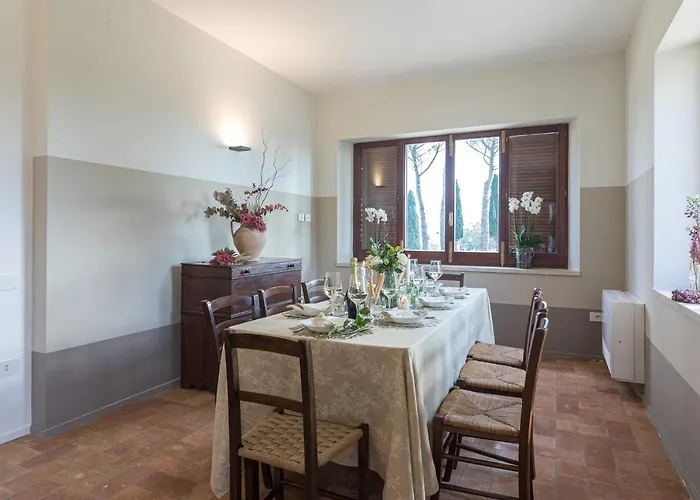 Βίλα Anna Elisa 8, Emma Bevagna